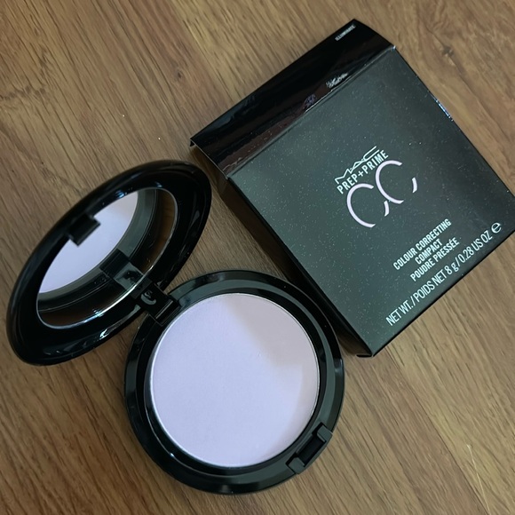 MAC Prep and Prime CC Powder- Illuminate!  Brand new, unused, discontinued! - Picture 1 of 3